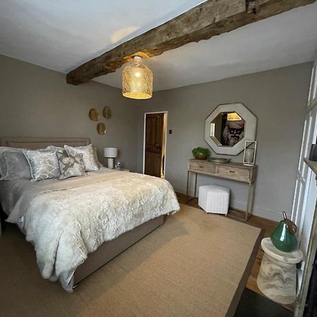 Entire Georgian Luxury Home - 3 Storey- High St Henley-In-Arden -Two Bedrooms-Sleeps 4 Экстерьер фото