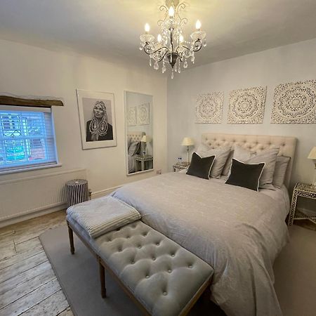 Entire Georgian Luxury Home - 3 Storey- High St Henley-In-Arden -Two Bedrooms-Sleeps 4 Экстерьер фото