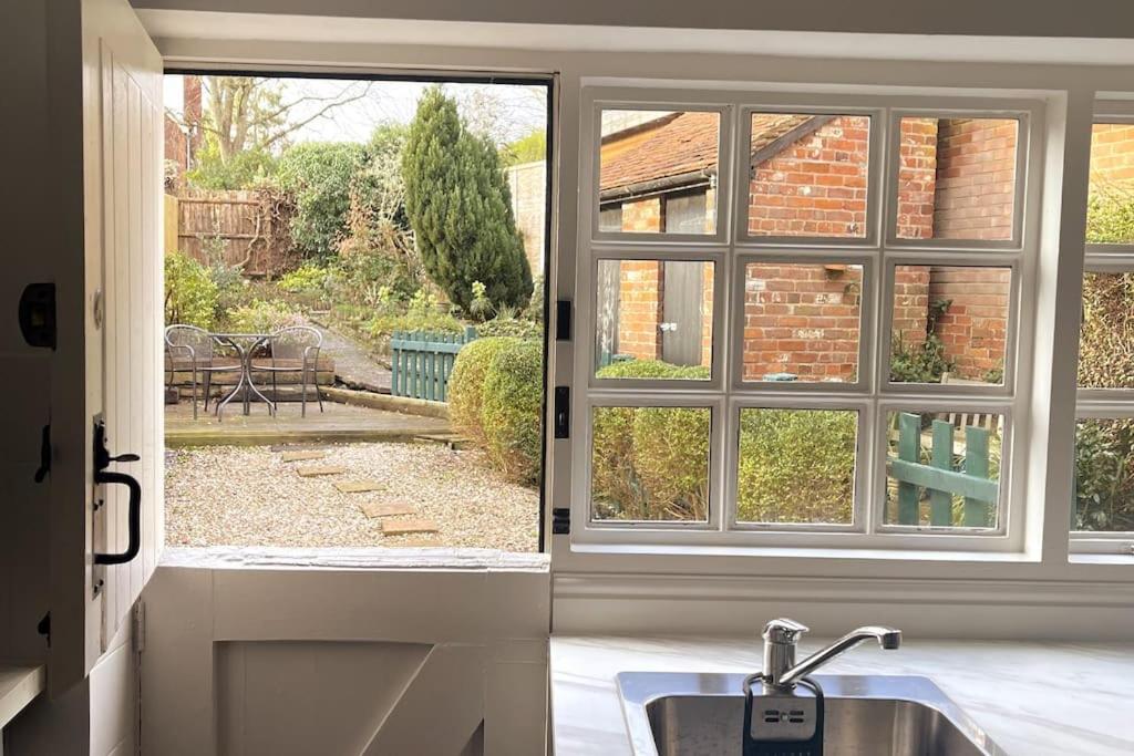 Entire Georgian Luxury Home - 3 Storey- High St Henley-In-Arden -Two Bedrooms-Sleeps 4 Экстерьер фото