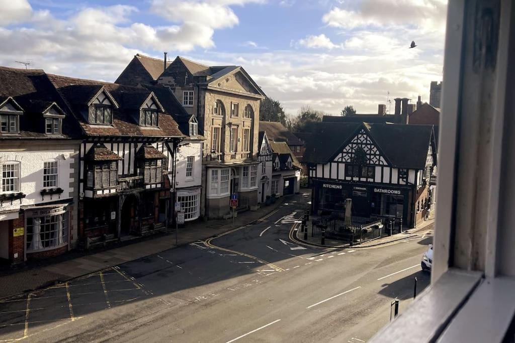 Entire Georgian Luxury Home - 3 Storey- High St Henley-In-Arden -Two Bedrooms-Sleeps 4 Экстерьер фото