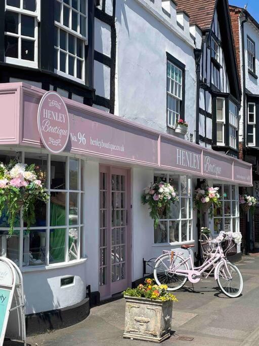 Entire Georgian Luxury Home - 3 Storey- High St Henley-In-Arden -Two Bedrooms-Sleeps 4 Экстерьер фото
