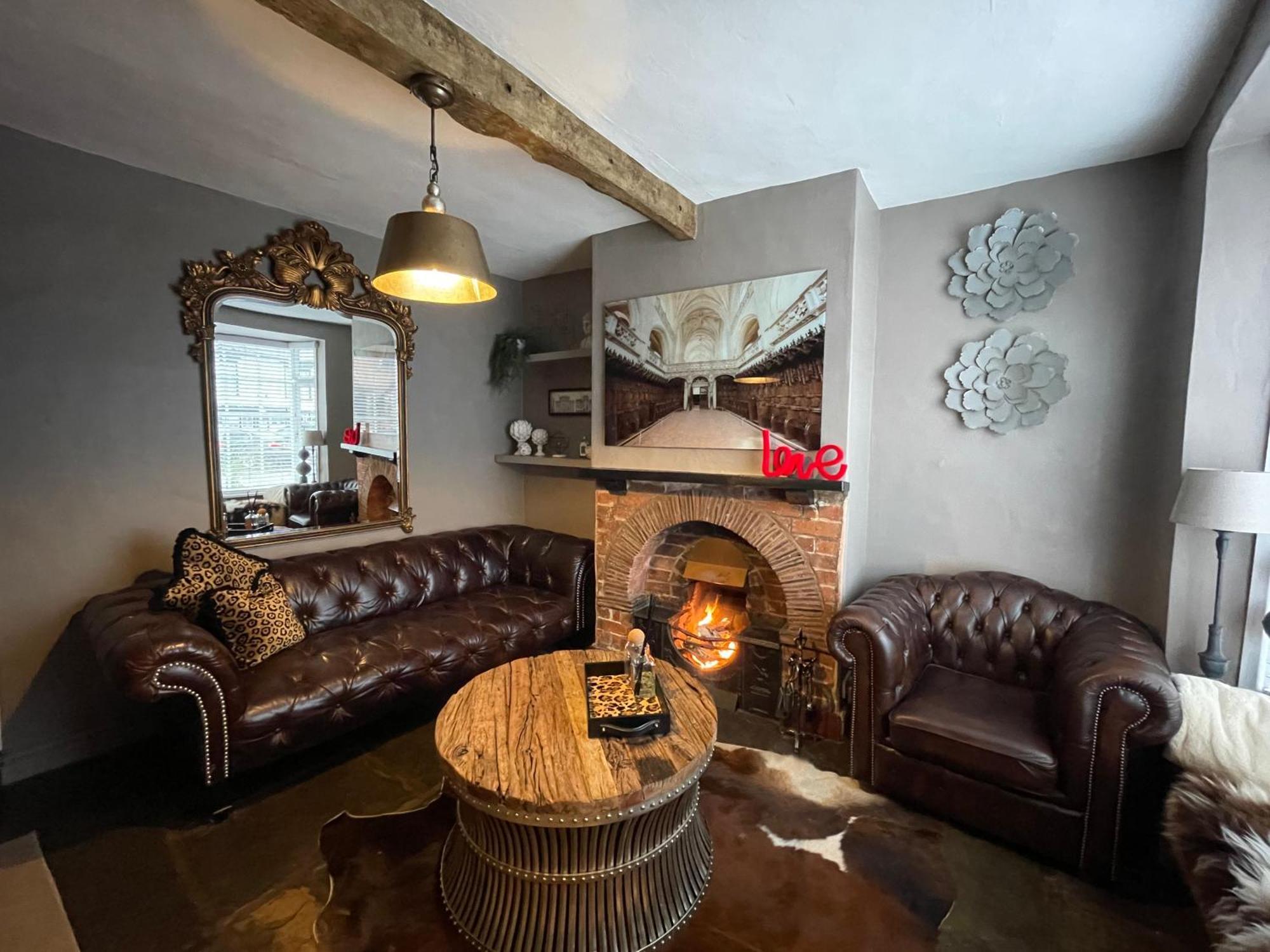 Entire Georgian Luxury Home - 3 Storey- High St Henley-In-Arden -Two Bedrooms-Sleeps 4 Экстерьер фото