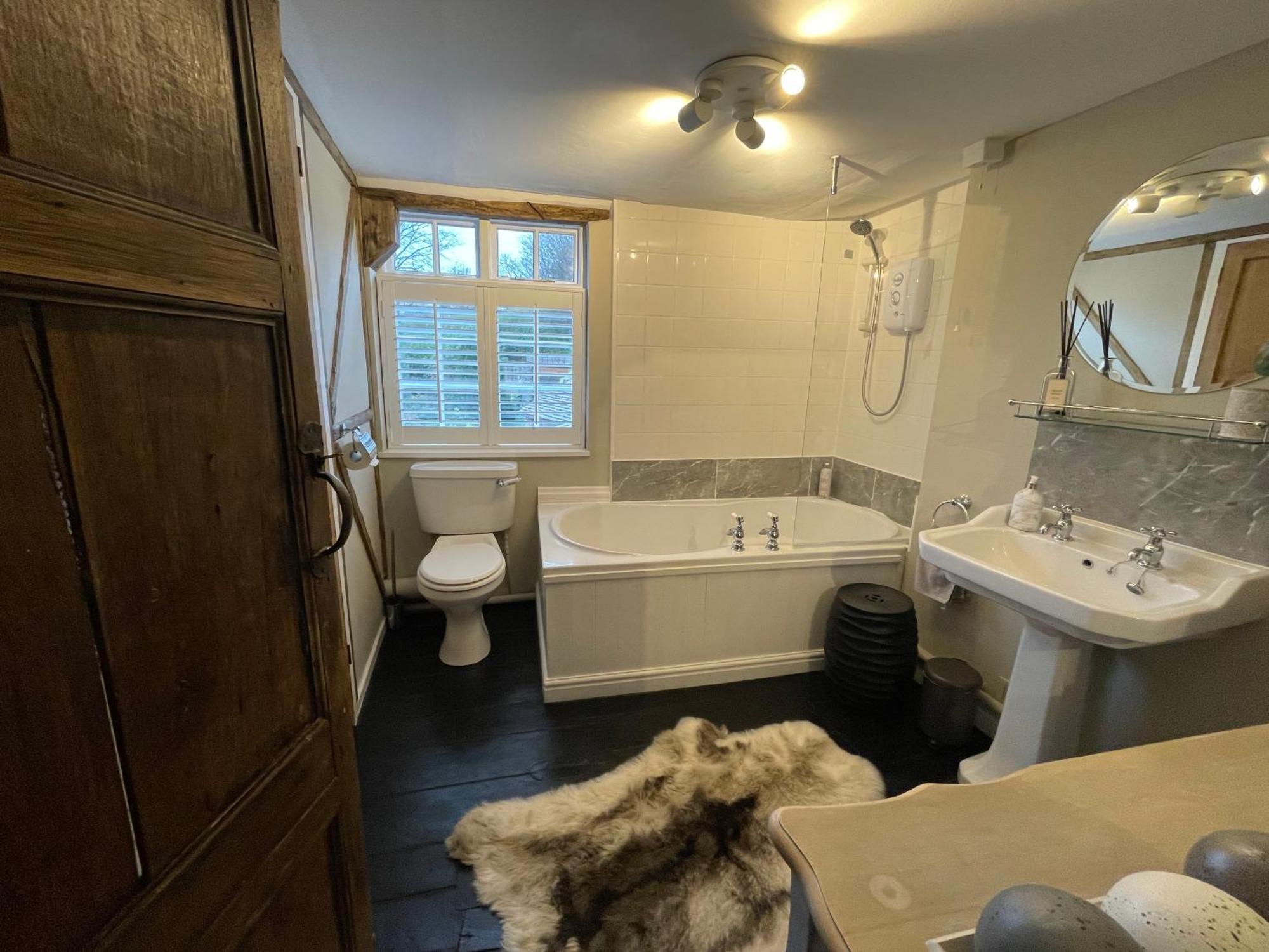 Entire Georgian Luxury Home - 3 Storey- High St Henley-In-Arden -Two Bedrooms-Sleeps 4 Экстерьер фото