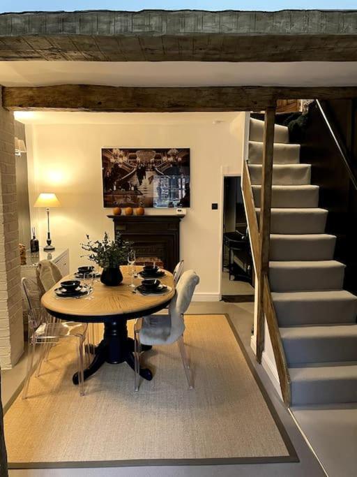 Entire Georgian Luxury Home - 3 Storey- High St Henley-In-Arden -Two Bedrooms-Sleeps 4 Экстерьер фото