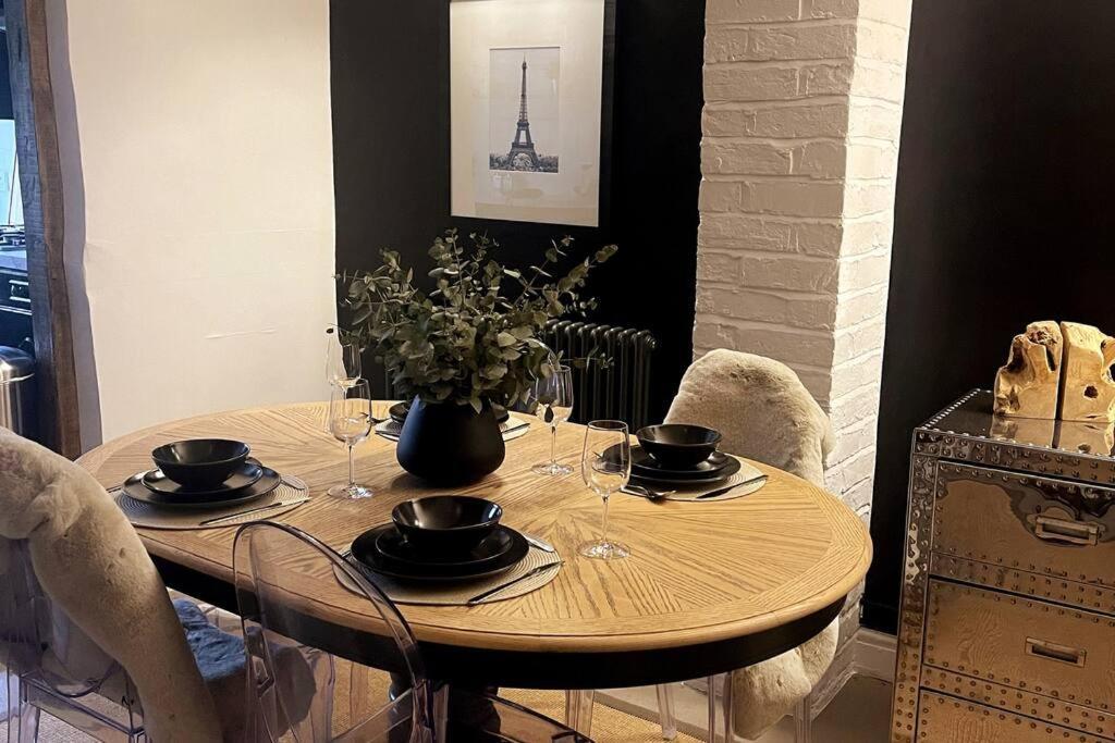 Entire Georgian Luxury Home - 3 Storey- High St Henley-In-Arden -Two Bedrooms-Sleeps 4 Экстерьер фото