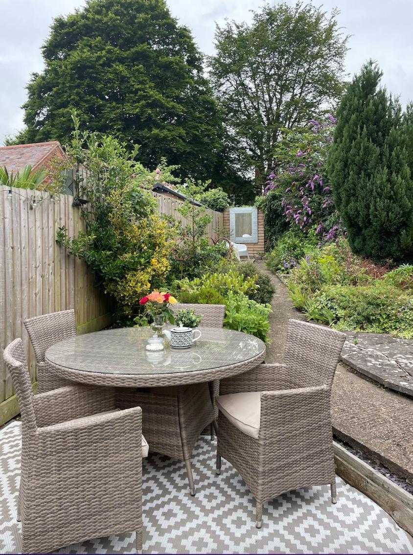 Entire Georgian Luxury Home - 3 Storey- High St Henley-In-Arden -Two Bedrooms-Sleeps 4 Экстерьер фото